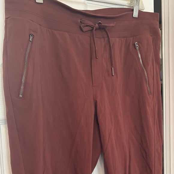Athleta Trekkie North Jogger Rust - Picture 1 of 6